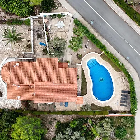 Imposante Ferienvilla Mit Grossem Pool *